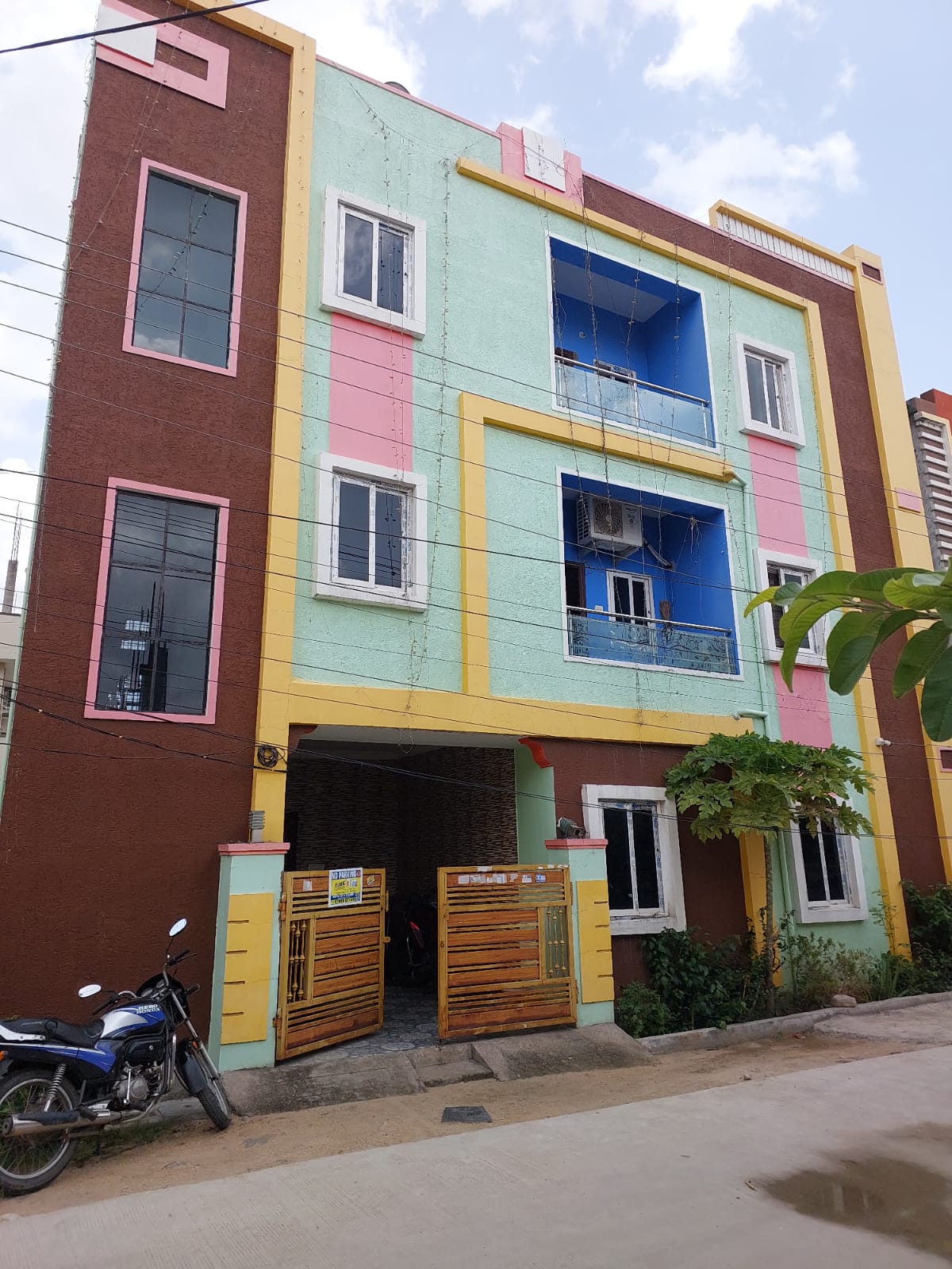 5 BHK + Pooja Room Independent House For Sale in Ameenpur