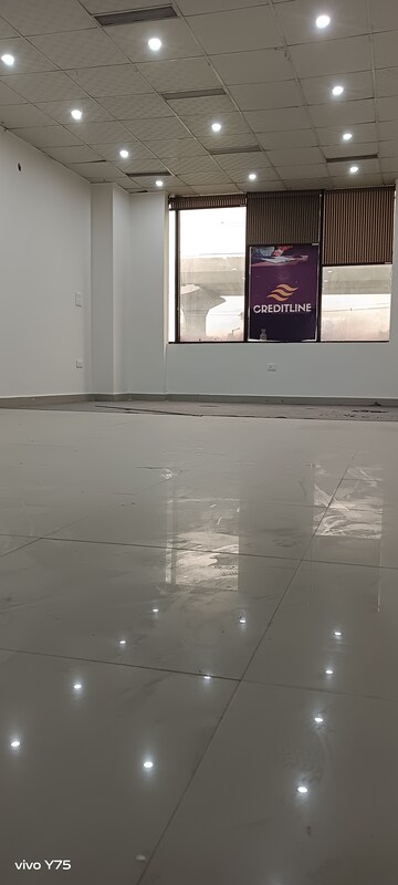  Office Space – Exterior View View at Vardhman Star Shop Mall, Sector 19 - for Rent