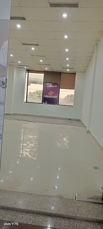 Furnished Amenities in  Office Space at Vardhman Star Shop Mall, Sector 19 – for Rent