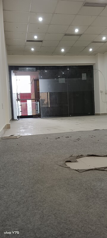  Office Space – Exterior View View at Vardhman Star Shop Mall, Sector 19 - for Rent