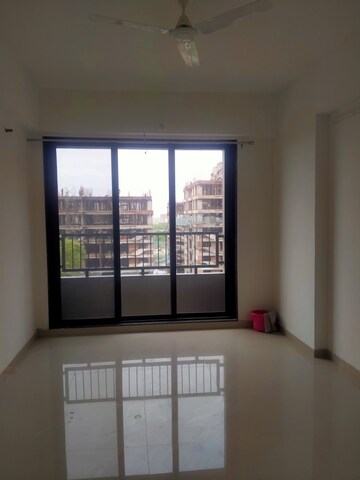 Room in 3 BHK Apartment at Althan – for Rent