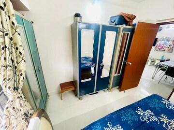 Furnished Amenities in 2 BHK Apartment at Royal Oasis, Malad West – for Sale