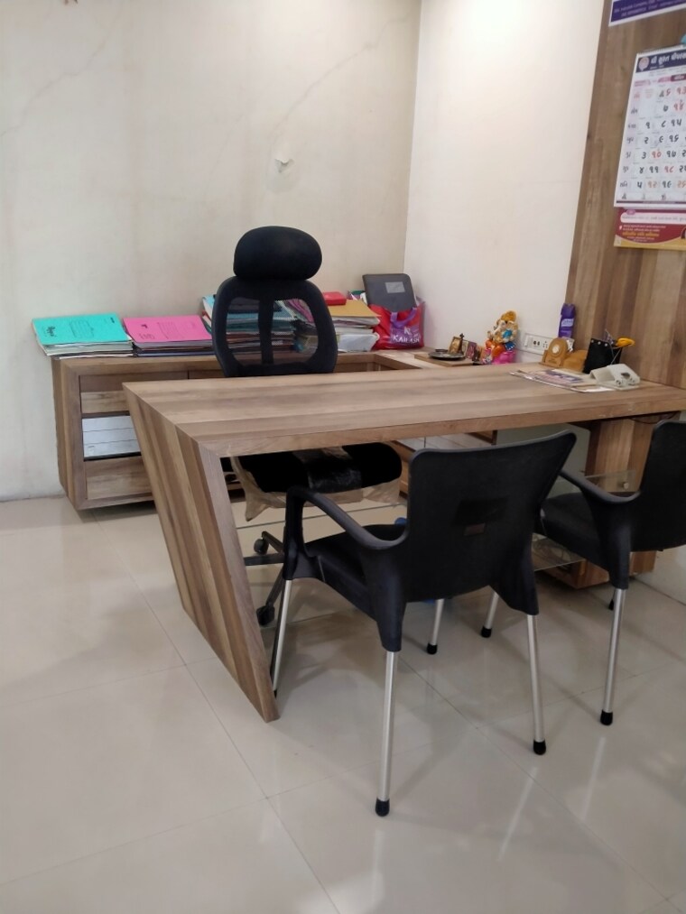 Team Area, althan Commercial Office Space 482 Sq.Ft. In Althan Surat 8899625