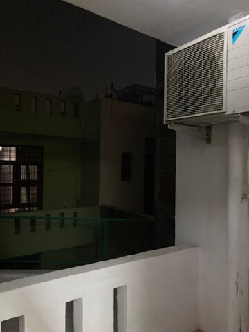 Kitchen in 2 BHK Builder Floor at Sector 31 – for Rent