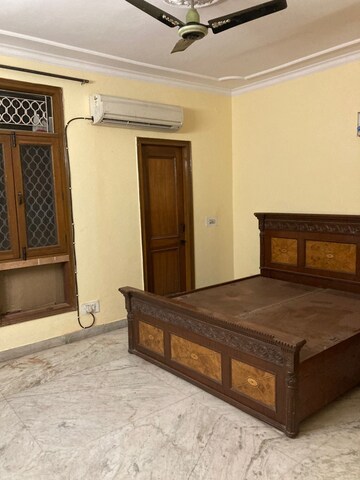 Bedroom in 2 BHK Builder Floor at Sector 31 – for Rent