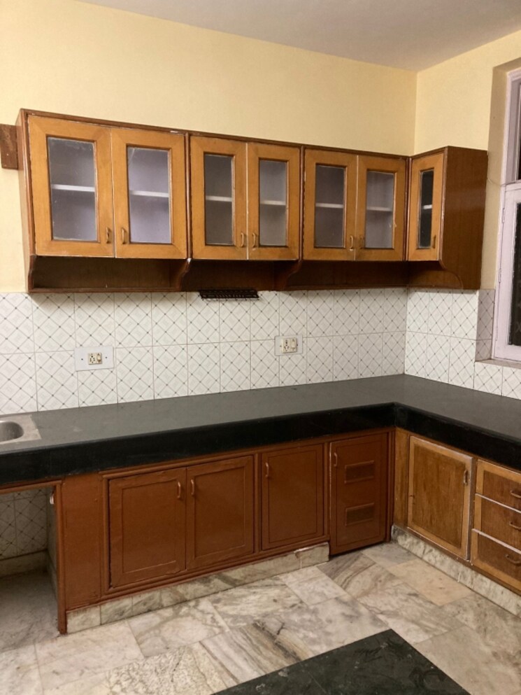 Kitchen, sector 31 2 Bedroom 120 Sq.Yd. Builder Floor In Sector 31 Gurgaon 8899678