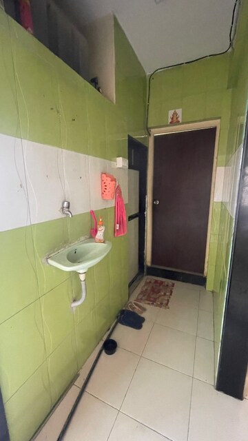 Bathroom in 1.5 BHK Apartment at Bhumiraj Abode, Sanpada – for Rent