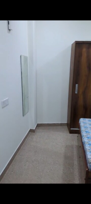 Building Lobby in 2 BHK Builder Floor at Sector 33 – for Rent