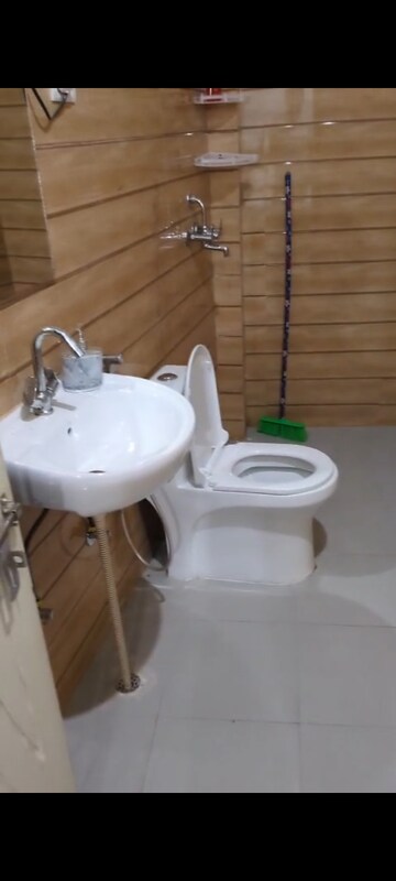 Bathroom in 2 BHK Builder Floor at Sector 33 – for Rent