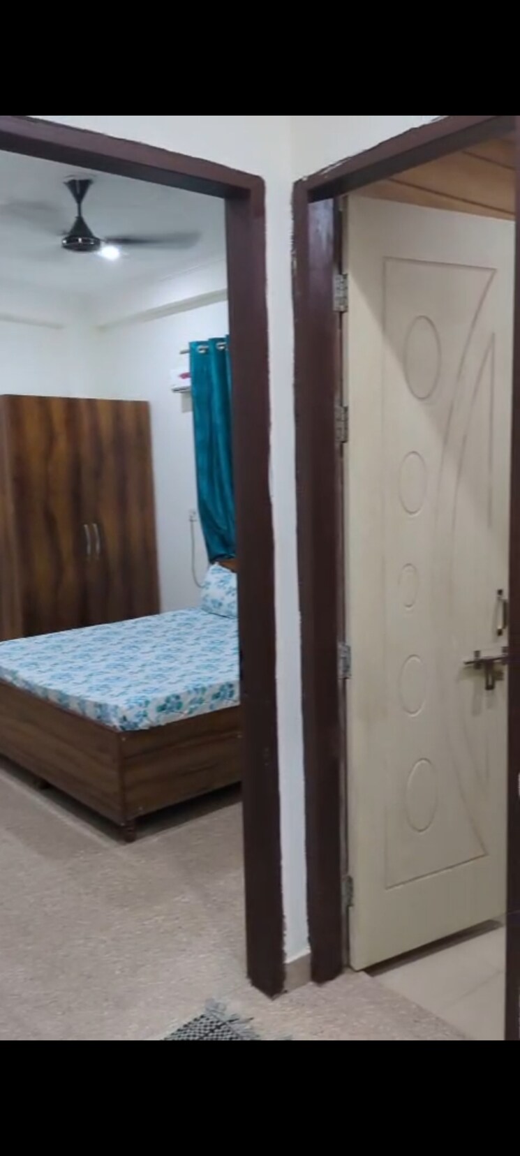 Bedroom, sector 33 2 Bedroom 1100 Sq.Ft. Builder Floor In Sector 33 Gurgaon 8899770