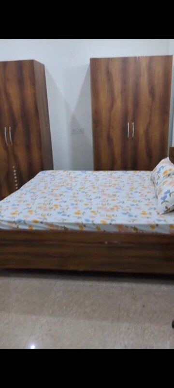 Bedroom in 2 BHK Builder Floor at Sector 33 – for Rent