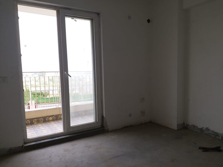 Room, bptp-discovery-park 2 Bedroom 1249 Sq.Ft. Apartment In Sector 80 Faridabad 8899796