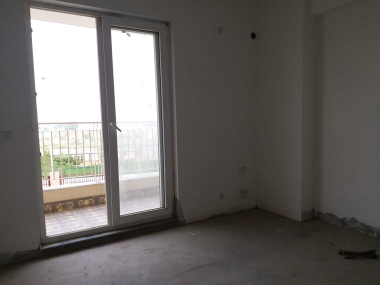 Room, bptp-discovery-park 2 Bedroom 1249 Sq.Ft. Apartment In Sector 80 Faridabad 8899796