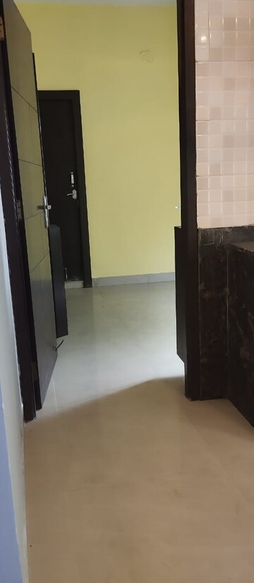 Room in 4 BHK Apartment at Dhakuria – for Sale