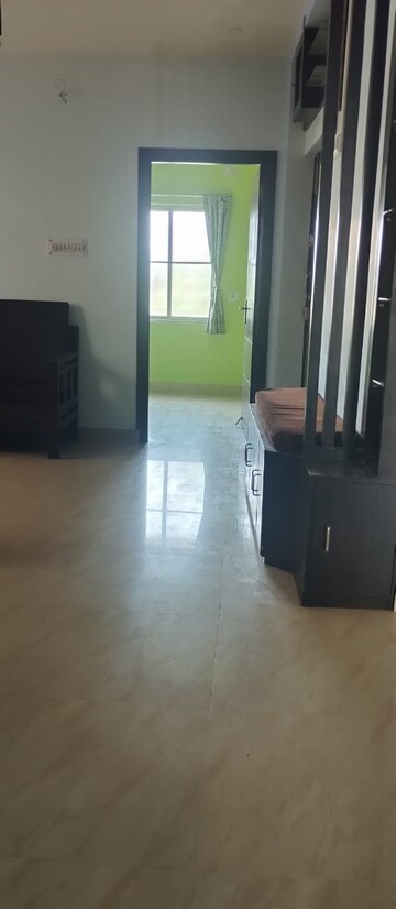Room in 4 BHK Apartment at Dhakuria – for Sale