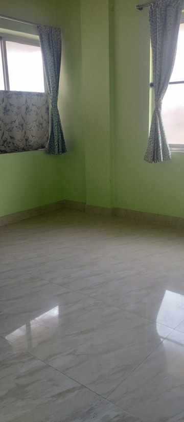 Room in 4 BHK Apartment at Dhakuria – for Sale