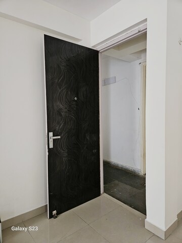 Room in 2 BHK Apartment at Breez Global Heights, Sohna Sector 33 – for Rent