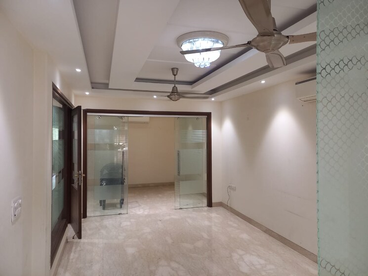 Room, safdarjung enclave 3 Bedroom 208 Sq.Yd. Builder Floor In Safdarjung Enclave Delhi 8899960