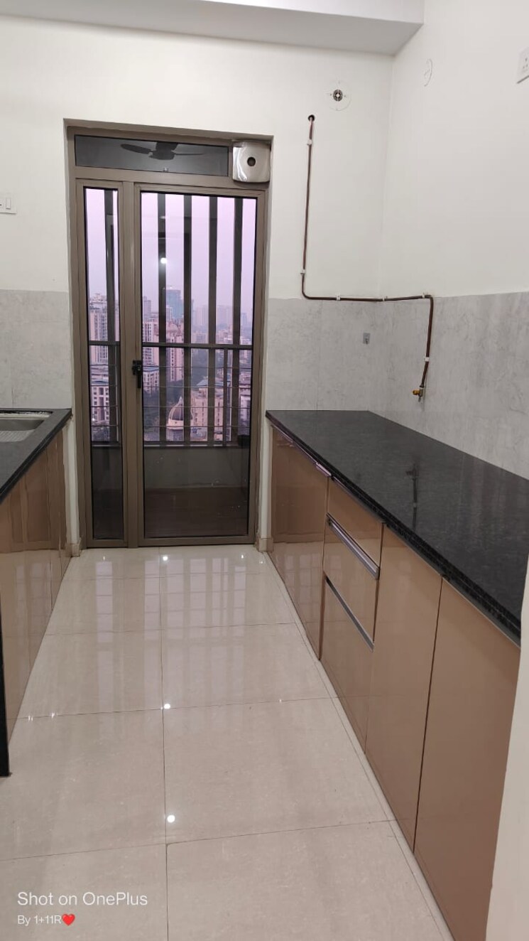 Kitchen, kalpataru-paramount 2 Bedroom 672 Sq.Ft. Apartment In Kapur Bawdi Thane 8899838