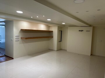 Room in  Office Space at Thaltej – for Rent