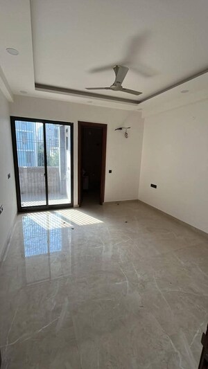 Room in 4 BHK Apartment at Smart World The Edition, Sector 66 – for Sale