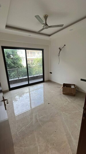 Room in 4 BHK Apartment at Smart World The Edition, Sector 66 – for Sale