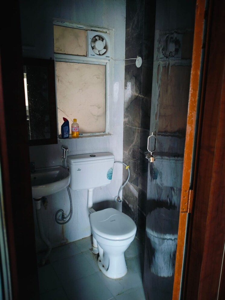 Bathroom, pivotal-riddhi-siddhi 2 Bedroom 587 Sq.Ft. Apartment In Sector 99 Gurgaon 8899878