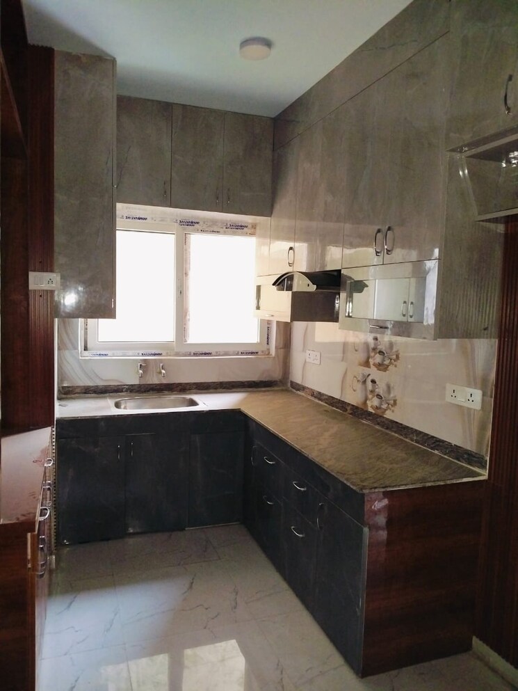 Kitchen, pivotal-riddhi-siddhi 2 Bedroom 587 Sq.Ft. Apartment In Sector 99 Gurgaon 8899878