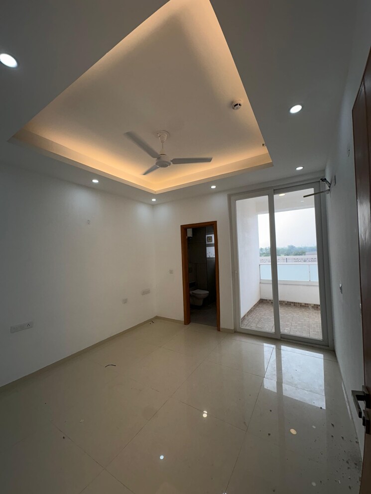 Bedroom, omaxe-lake 3 Bedroom 1920 Sq.Ft. Apartment In North Mullanpur Chandigarh 8899352