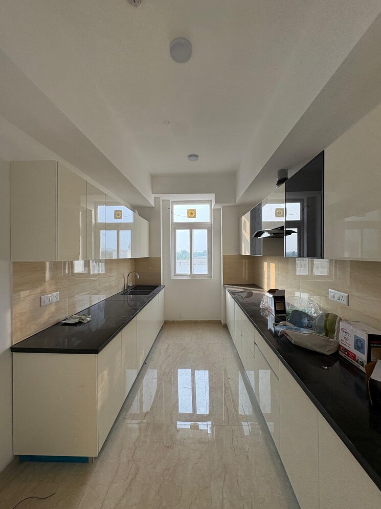 Kitchen, omaxe-lake 3 Bedroom 1920 Sq.Ft. Apartment In North Mullanpur Chandigarh 8899352