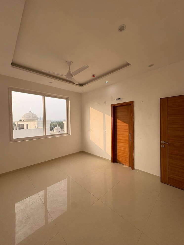 Bedroom, omaxe-lake 3 Bedroom 1920 Sq.Ft. Apartment In North Mullanpur Chandigarh 8899352