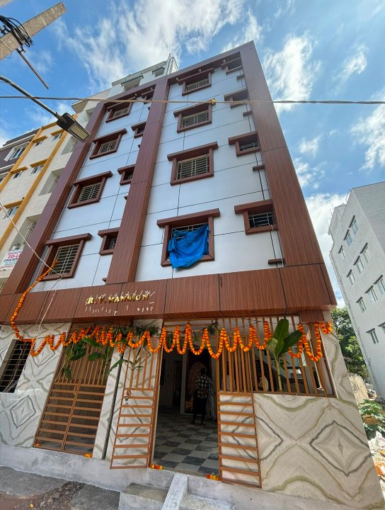 6+ BHK Apartment For Sale in No Name