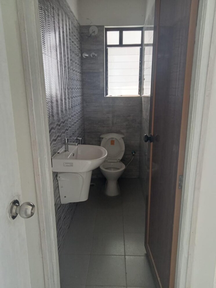 Attached Bathroom, shrachi-greenwood-nest 2 Bedroom 904 Sq.Ft. Apartment In Rajarhat New Town Kolkata 8900019