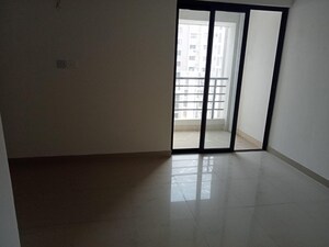 Room in 2 BHK Apartment at Shrachi Greenwood Nest, Rajarhat New Town – for Sale