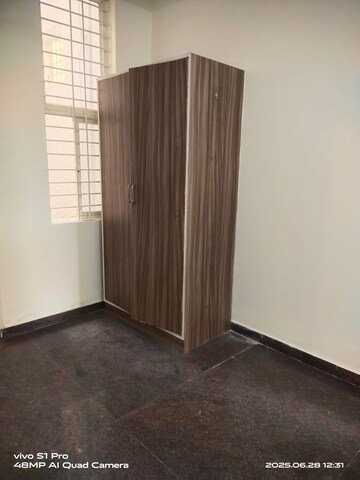 Room in 2 BHK Builder Floor at Hsr Layout – for Rent