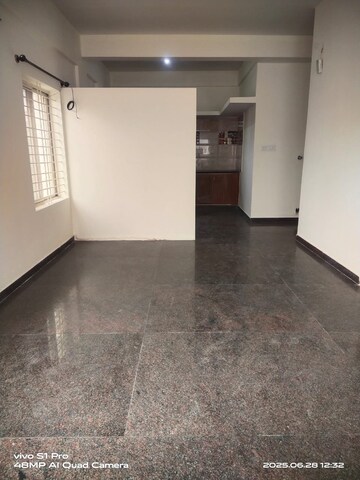 Room in 2 BHK Builder Floor at Hsr Layout – for Rent