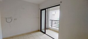 Room in 2 BHK Apartment at Shrachi Greenwood Nest, Rajarhat New Town – for Sale