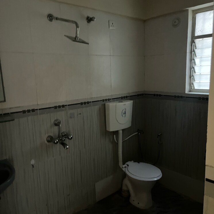 Bathroom, goel-ganga-hari-ganga 2 Bedroom 1100 Sq.Ft. Apartment In Yerawada Pune 8899071