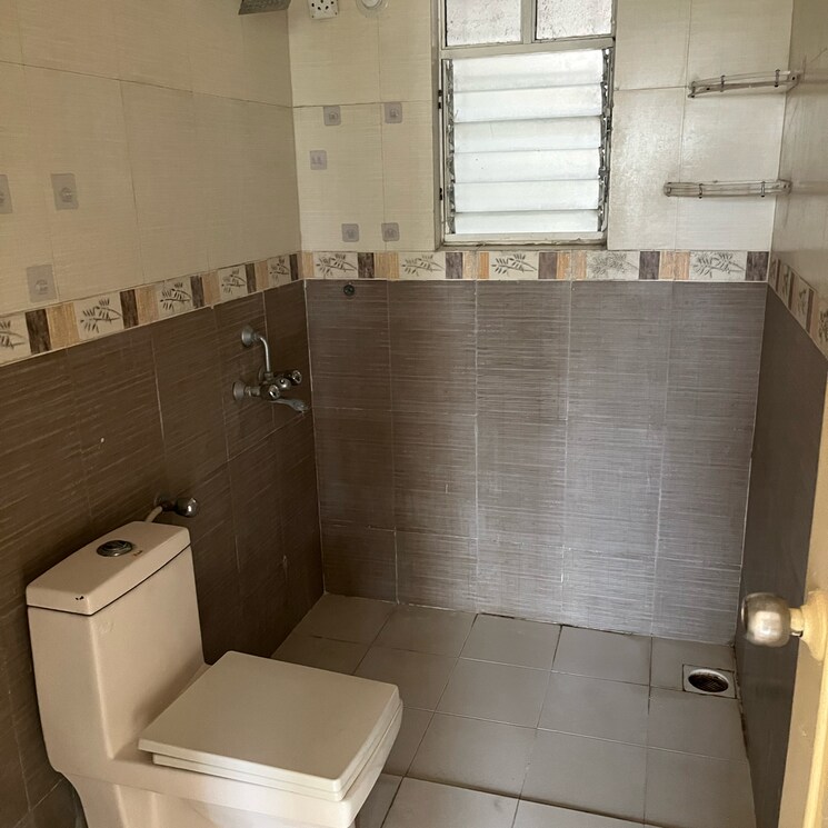 Bathroom, goel-ganga-hari-ganga 2 Bedroom 1100 Sq.Ft. Apartment In Yerawada Pune 8899071