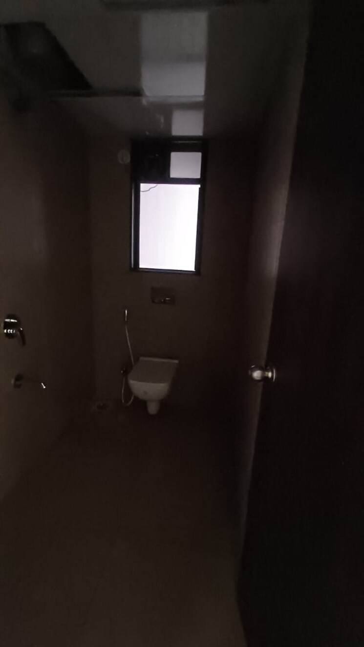 Bathroom, runwal-eirene 2 Bedroom 568 Sq.Ft. Apartment In Balkum Pada Thane 8900116
