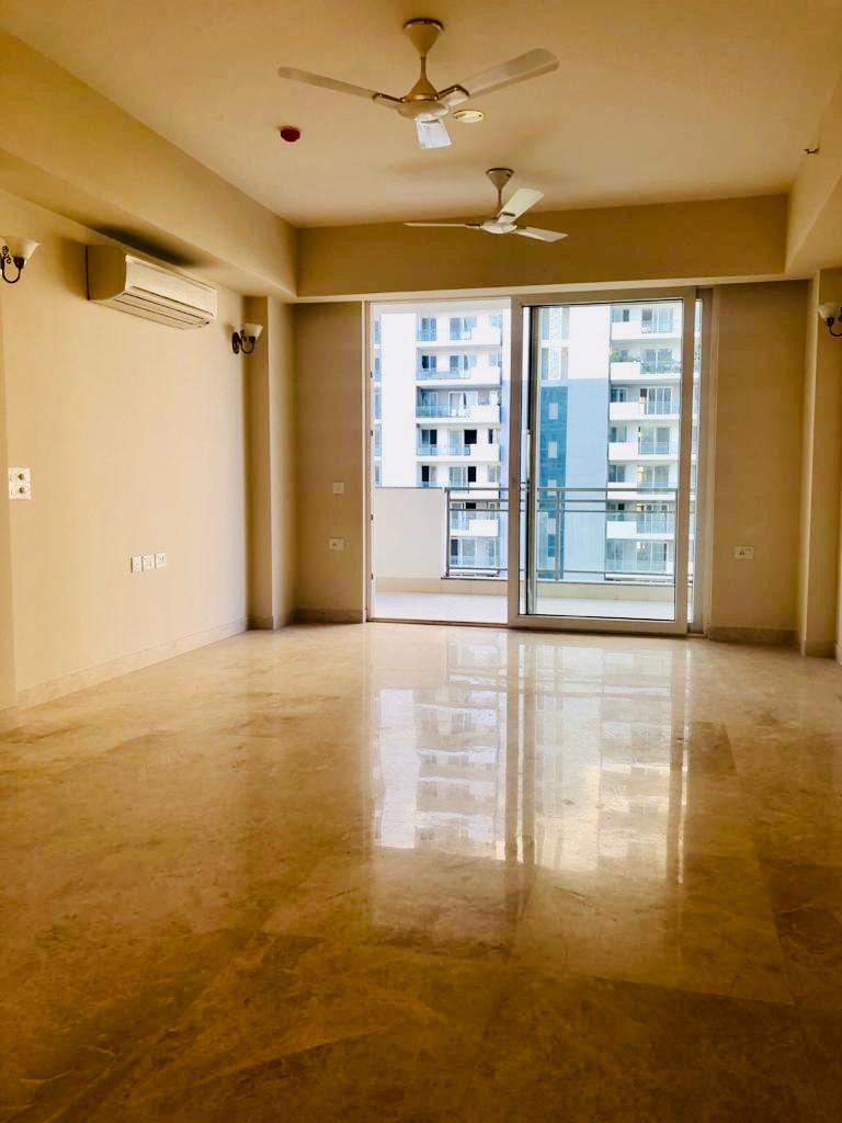 3 BHK + Servant Room Apartment For Rent in Pioneer Park Presidia