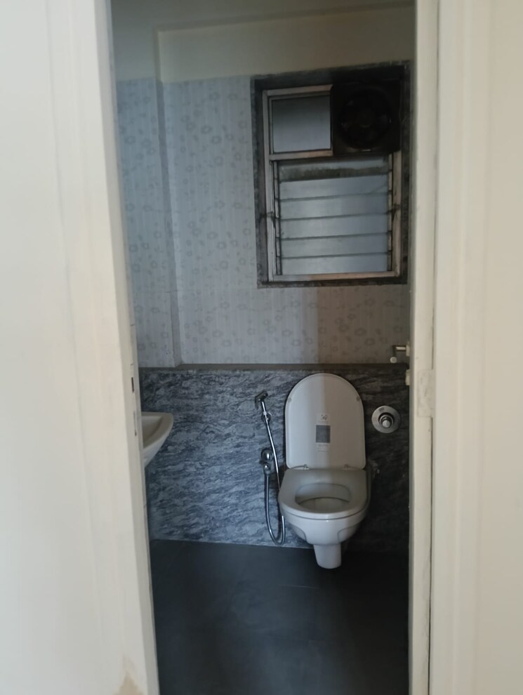 Bathroom, kalpataru-hills 2 Bedroom 632 Sq.Ft. Apartment In Manpada Thane 8900143