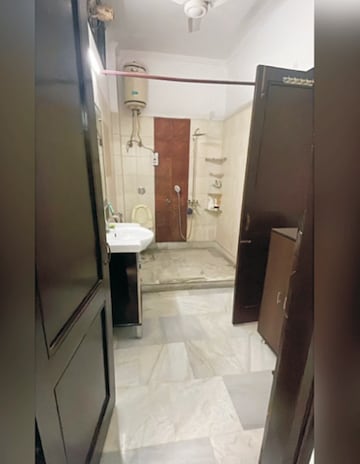 Bathroom in 3 BHK Builder Floor at Pitampura – for Rent