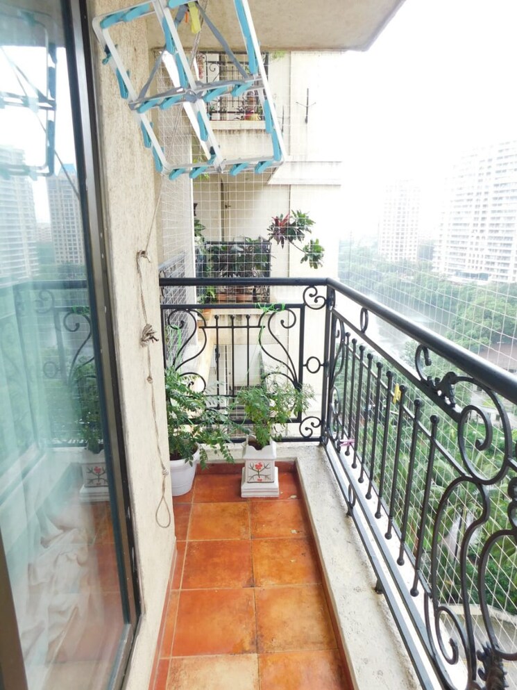 Balcony, lake-primrose 2.5 Bedroom 1150 Sq.Ft. Apartment In Powai Mumbai 8900135