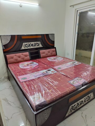 Bedroom in 2 BHK Builder Floor at Sector 43 – for Rent