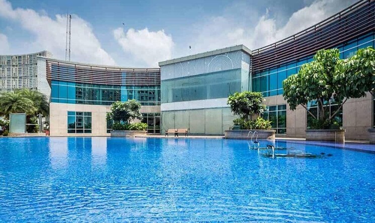 Swimming Pool, k-raheja-vivarea 3 Bedroom 2000 Sq.Ft. Apartment In Mahalaxmi Mumbai 8900133