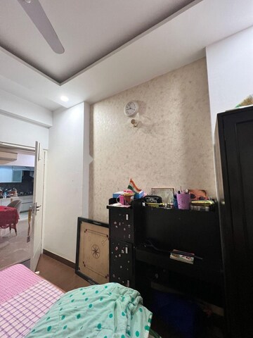 Furnished Amenities in 3 BHK Apartment at Mapsko The Icon 79, Sector 79 – for Rent
