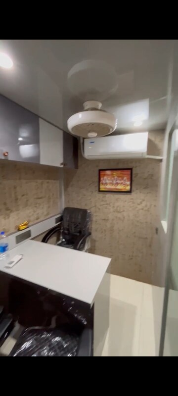  Office Space For Rent in Malad East