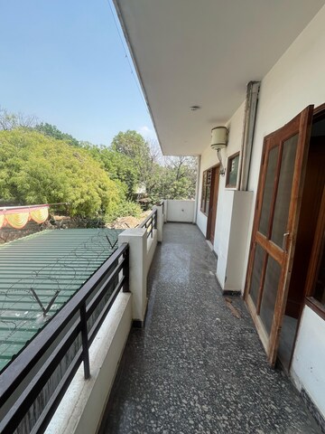 Balcony in 2 BHK Builder Floor at Sector 46 – for Rent