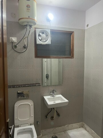 Bathroom in 2 BHK Builder Floor at Sector 46 – for Rent